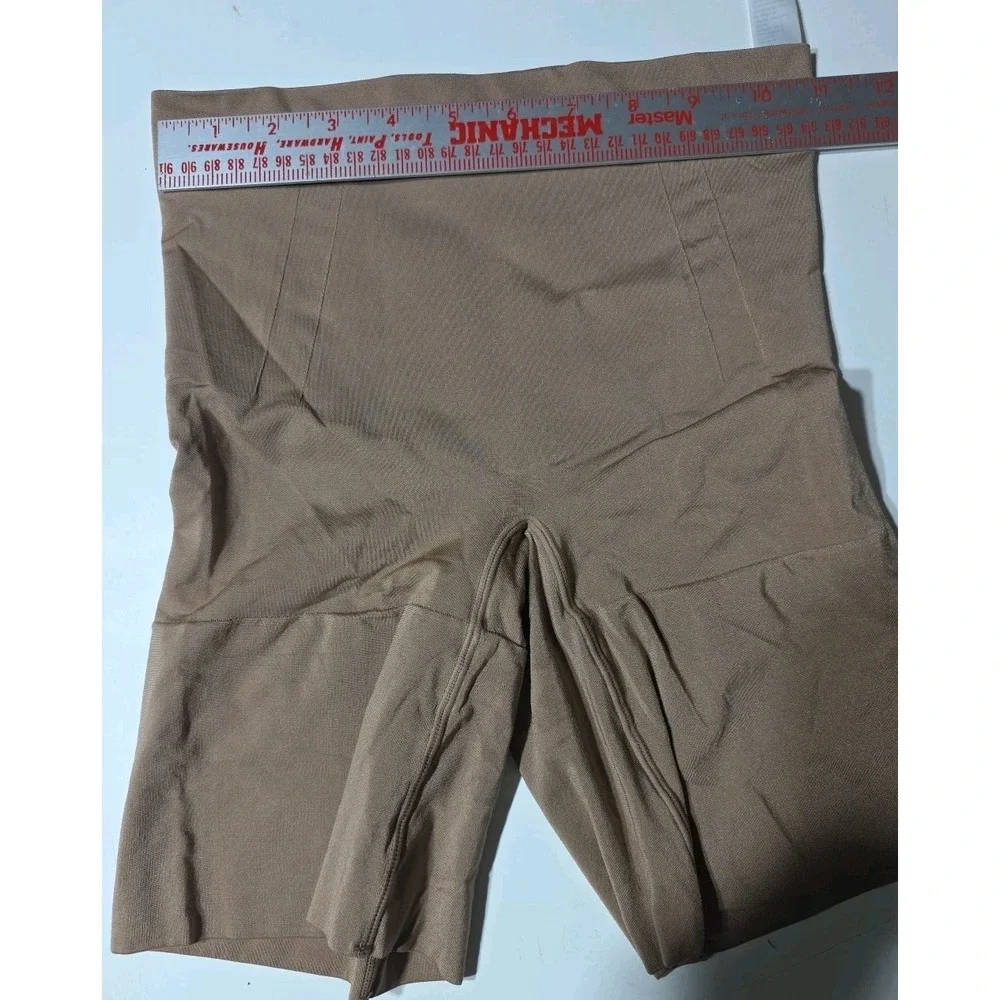 Spanx By Sara Blakely Womens Mid-Thigh‎ Short Size M Dark Soft Nude Shapewear